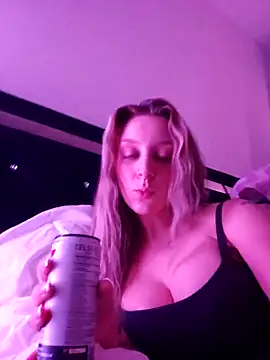 Snapshot of LilyOrion chatting on 09/12/25, 03:39 LilyOrion online show from 09/12/25, 03:39