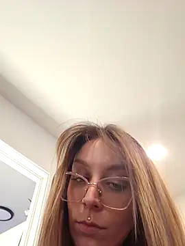 LilyOrion online show from 02/11/26, 08:03