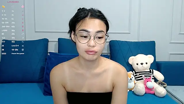 Snapshot of kwana_colada chatting on 09/29/25, 04:45 kwana colada online show from 09/29/25, 04:45