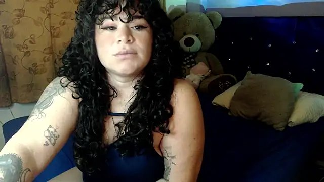 Snapshot of ANGELIQUE_KLANE chatting on 10/17/25, 01:20 ANGELIQUE KLANE online show from 10/17/25, 01:20