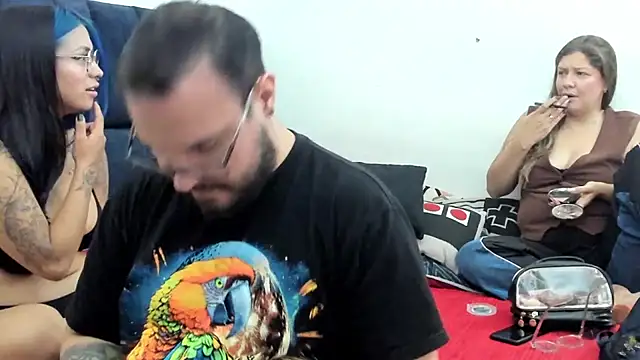 Snapshot of sgmr chatting on 10/26/25, 02:56 sgmr online show from 10/26/25, 02:56