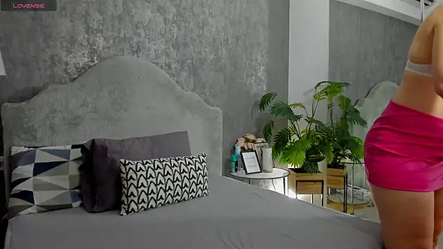 LisaCroft online show from 02/17/26, 07:49