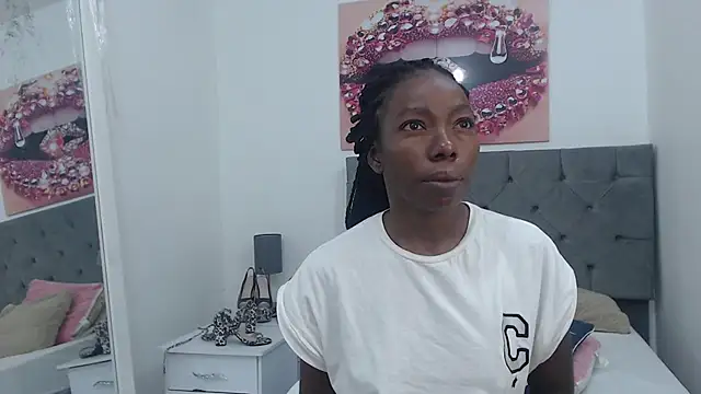 Snapshot of kirajohnson chatting on 01/30/25, 12:16 kirajohnson online show from 01/30/25, 12:16