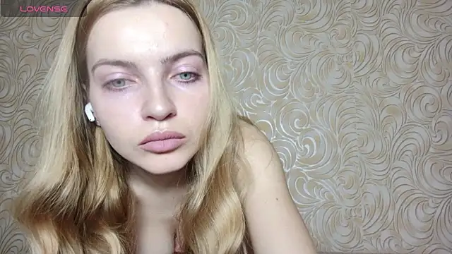 JuiliOnesunray online show from 01/17/25, 03:01