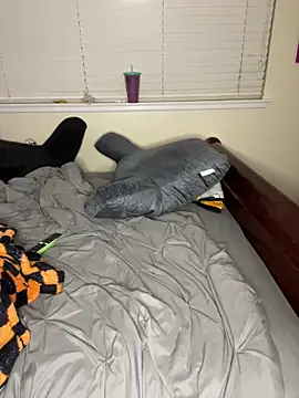 Snapshot of Kira_tattoo chatting on 01/10/25, 05:26 Kira tattoo online show from 01/10/25, 05:26