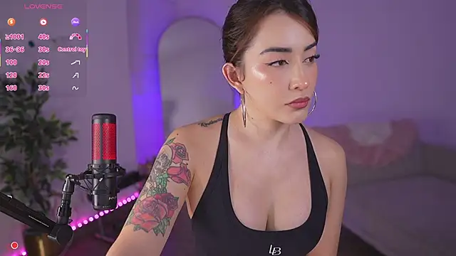 Snapshot of CATALINA_RESTREPO chatting on 02/24/25, 12:20 CATALINA RESTREPO online show from 02/24/25, 12:20