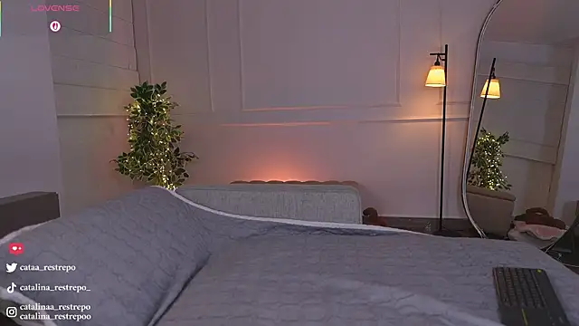 CATALINA RESTREPO online show from 02/13/26, 01:34