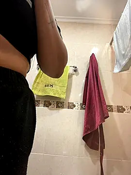 Fancyxlove online show from 10/28/25, 12:41