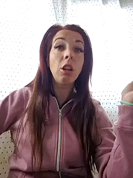 Snapshot of Almmaxxxx chatting on 12/23/24, 07:28 Almmaxxxx online show from 12/23/24, 07:28