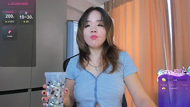 Snapshot of azure_moon2 chatting on 01/11/25, 05:31 azure moon2 online show from 01/11/25, 05:31