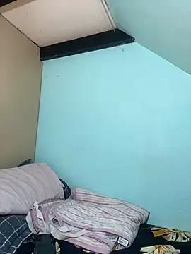 Snapshot of CasandraDiaz chatting on 03/04/25, 11:22 CasandraDiaz online show from 03/04/25, 11:22