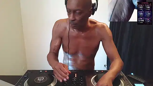 longdick4you8686 online show from 03/03/26, 11:43