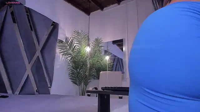 alessandra wells online show from 04/17/26, 11:13