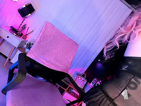 YOURGODDESSMONICA online show from 11/14/25, 06:01