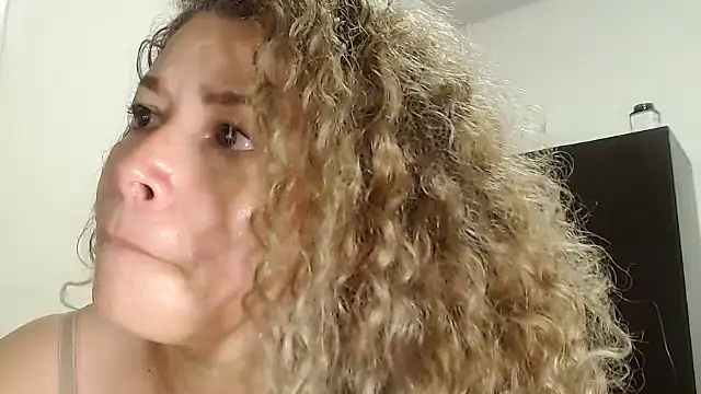 dalilasquirt1 online show from 12/13/24, 04:11