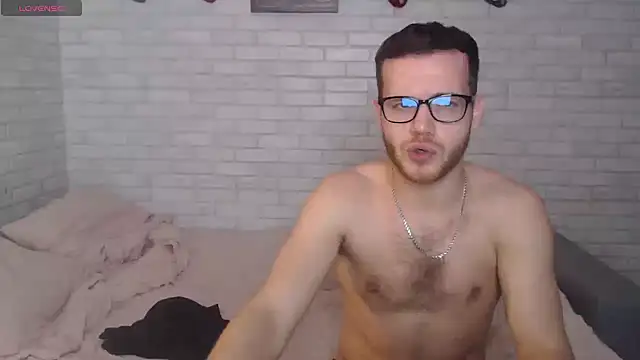 Snapshot of Alexxx_horny chatting on 12/21/24, 08:00 Alexxx horny online show from 12/21/24, 08:00