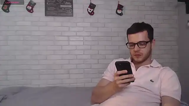 Snapshot of Alexxx_horny chatting on 01/04/25, 08:48 Alexxx horny online show from 01/04/25, 08:48