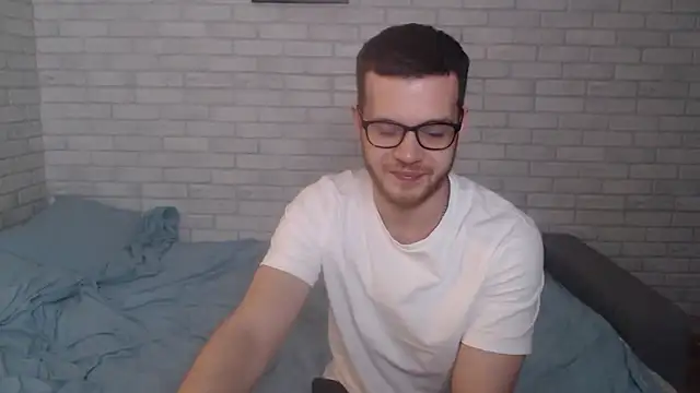 Snapshot of Alexxx_horny chatting on 02/16/25, 04:42 Alexxx horny online show from 02/16/25, 04:42