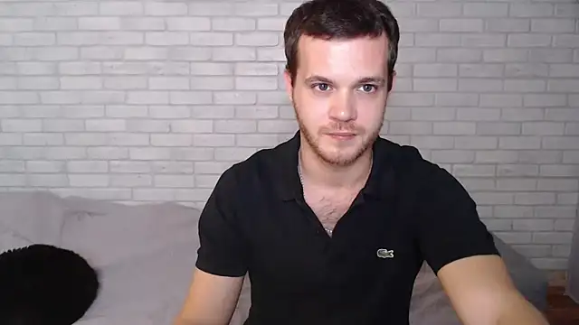 Snapshot of Alexxx_horny chatting on 10/05/25, 01:53 Alexxx horny online show from 10/05/25, 01:53