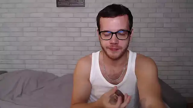 Snapshot of Alexxx_horny chatting on 10/06/25, 08:28 Alexxx horny online show from 10/06/25, 08:28