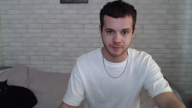 Snapshot of Alexxx_horny chatting on 10/09/25, 06:33 Alexxx horny online show from 10/09/25, 06:33