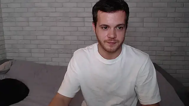 Snapshot of Alexxx_horny chatting on 10/12/25, 04:39 Alexxx horny online show from 10/12/25, 04:39