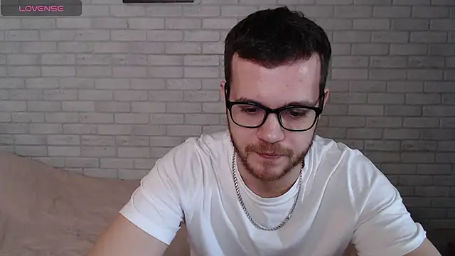 Snapshot of Alexxx_horny chatting on 04/27/26, 12:14 Alexxx horny online show from 04/27/26, 12:14