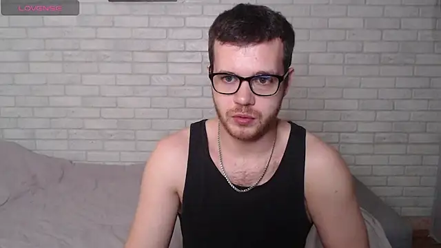 Snapshot of Alexxx_horny chatting on 05/11/26, 07:00 Alexxx horny online show from 05/11/26, 07:00