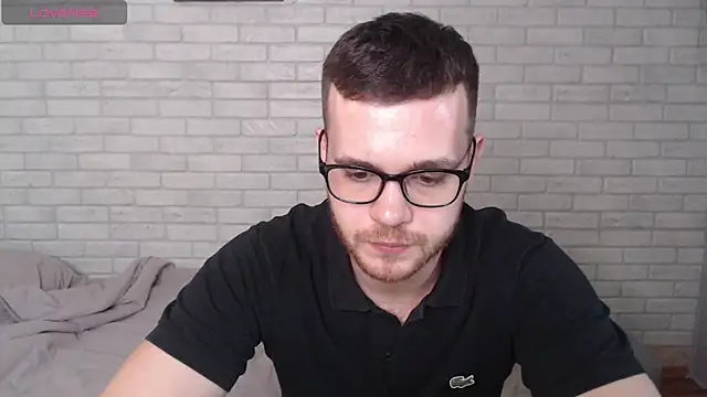 Snapshot of Alexxx_horny chatting on 05/12/26, 03:09 Alexxx horny online show from 05/12/26, 03:09
