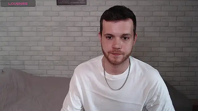 Snapshot of Alexxx_horny chatting on 07/26/26, 01:29 Alexxx horny online show from 07/26/26, 01:29