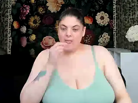 Snapshot of Exotic-Melons chatting on 06/06/26, 11:31 Exotic-Melons online show from 06/06/26, 11:31