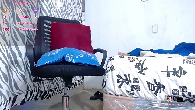 Snapshot of kilian_xx chatting on 12/23/25, 10:46 kilian xx online show from 12/23/25, 10:46