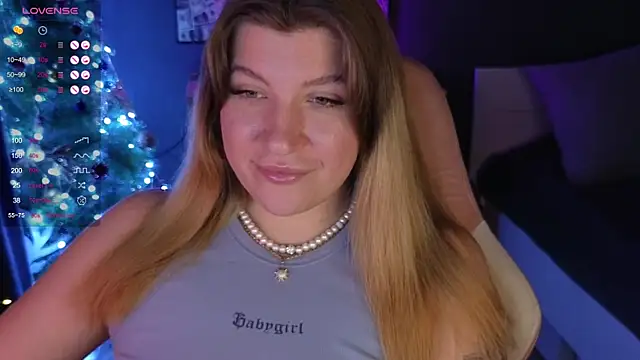 Snapshot of Fairy__Sofia chatting on 12/23/24, 08:22 Fairy Sofia online show from 12/23/24, 08:22