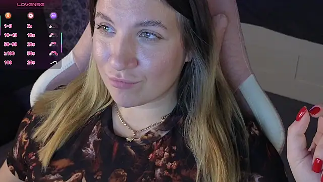 Snapshot of Fairy__Sofia chatting on 03/05/25, 11:28 Fairy Sofia online show from 03/05/25, 11:28