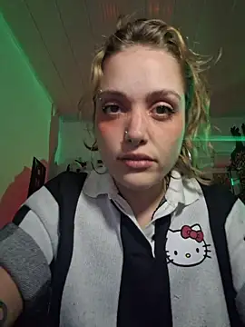 Snapshot of mskuddo chatting on 06/19/26, 10:35 mskuddo online show from 06/19/26, 10:35