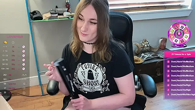 luluvaladon online show from 02/28/25, 08:50