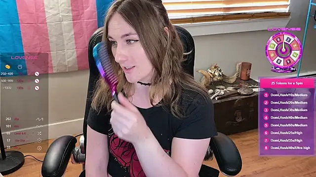 luluvaladon online show from 03/15/25, 11:39