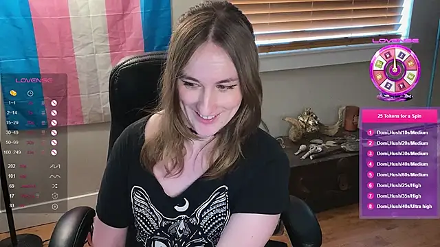 luluvaladon online show from 03/18/25, 09:21