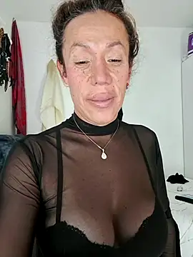 YOURSDEBORA online show from 03/10/26, 06:24