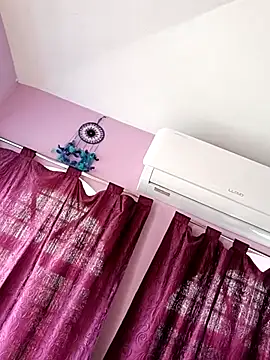 Snapshot of Mini865433 chatting on 03/21/25, 07:00 Mini865433 online show from 03/21/25, 07:00