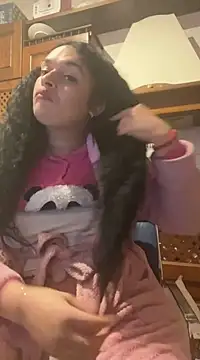 luanadigarda online show from 01/15/25, 02:35