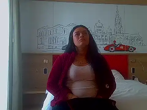 luanadigarda online show from 02/15/25, 12:43