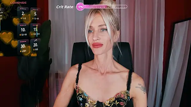 Snapshot of CindySw chatting on 09/15/25, 11:10 CindySw online show from 09/15/25, 11:10