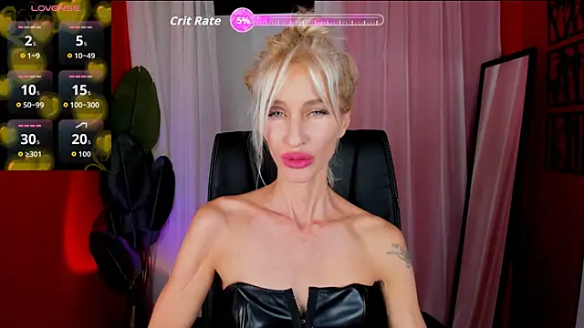 Snapshot of CindySw chatting on 10/18/25, 10:16 CindySw online show from 10/18/25, 10:16