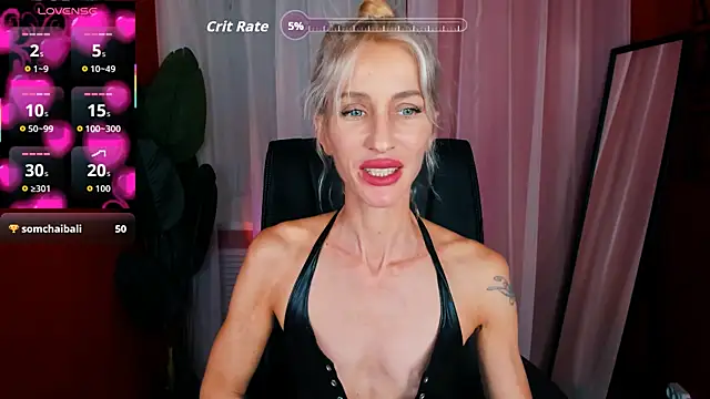 Snapshot of CindySw chatting on 10/25/25, 10:12 CindySw online show from 10/25/25, 10:12