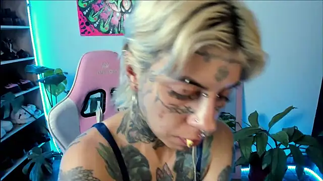 Snapshot of handipandapok chatting on 02/10/25, 12:19 handipandapok online show from 02/10/25, 12:19