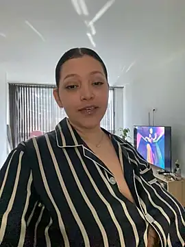 Snapshot of MarcellaGriffin chatting on 02/07/25, 02:47 MarcellaGriffin online show from 02/07/25, 02:47