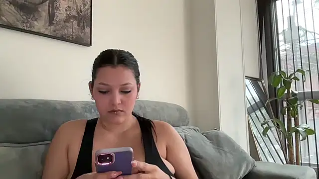 Snapshot of MarcellaGriffin chatting on 03/04/25, 01:28 MarcellaGriffin online show from 03/04/25, 01:28