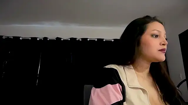 Snapshot of MarcellaGriffin chatting on 10/13/25, 08:53 MarcellaGriffin online show from 10/13/25, 08:53