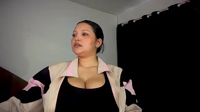 Snapshot of MarcellaGriffin chatting on 11/10/25, 09:25 MarcellaGriffin online show from 11/10/25, 09:25